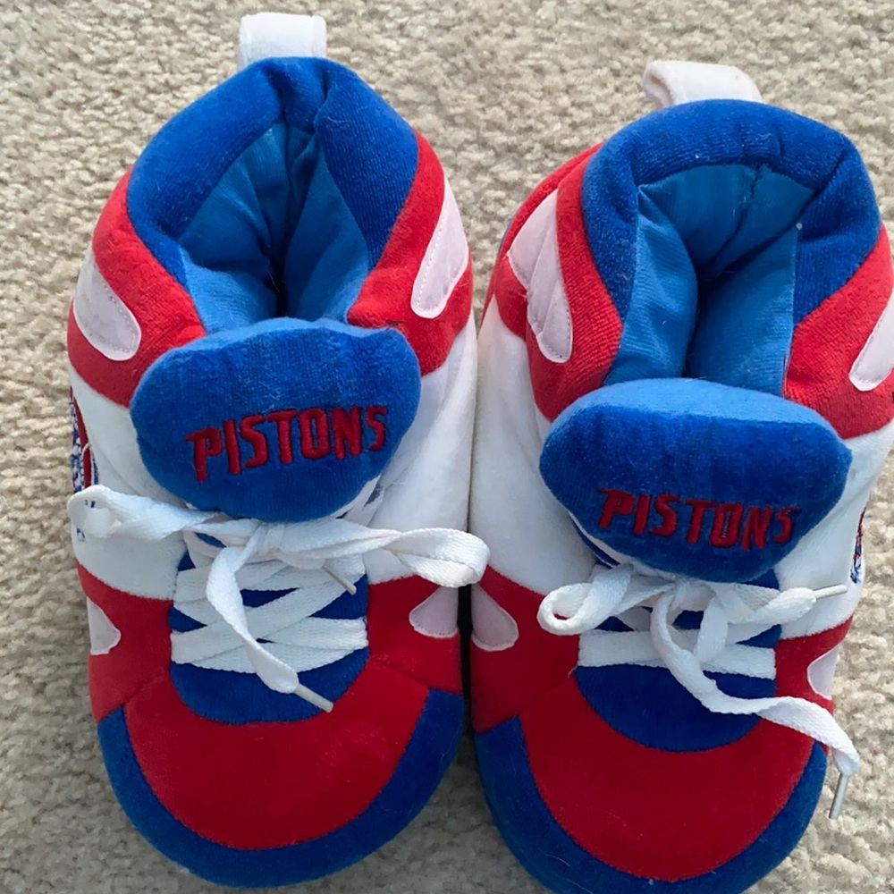 detroit piston slippers. not used but tags are off